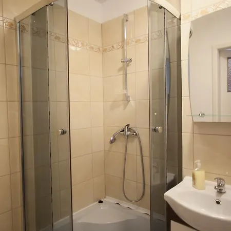 Srodmiescie Apartment *