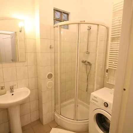 Srodmiescie Apartment *